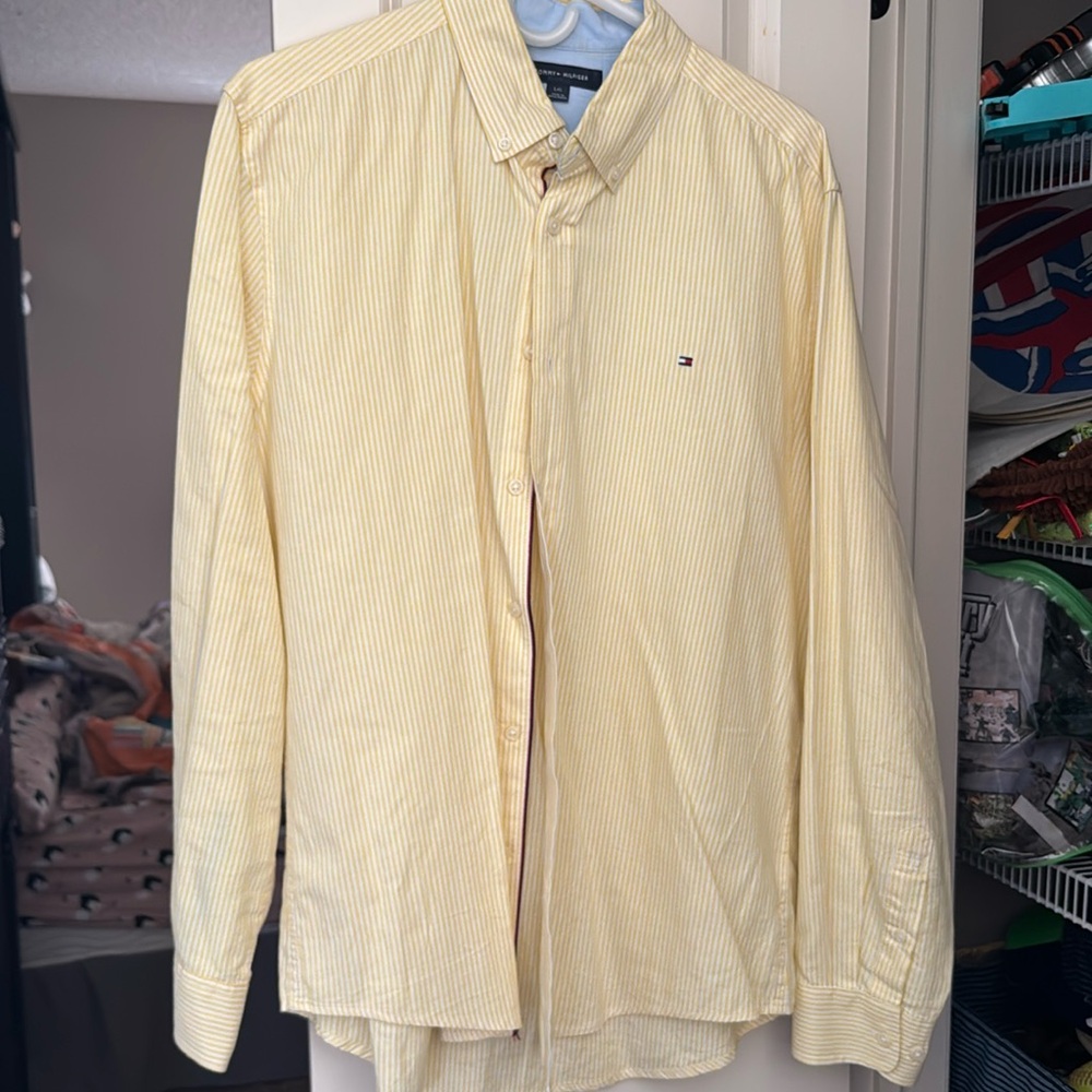 Men’s Tommy Hilfiger dress shirt
